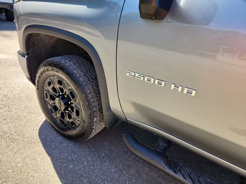 Used 2024 Chevrolet Silverado 2500 LTZ w/ LTZ Convenience Package image 44