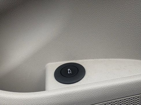 Used 2017 Buick LaCrosse Preferred image 17