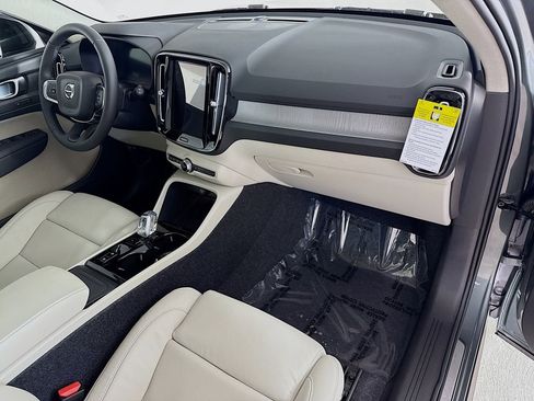 New 2026 Volvo XC40 B5 Plus w/ Protection Package Premier image 30