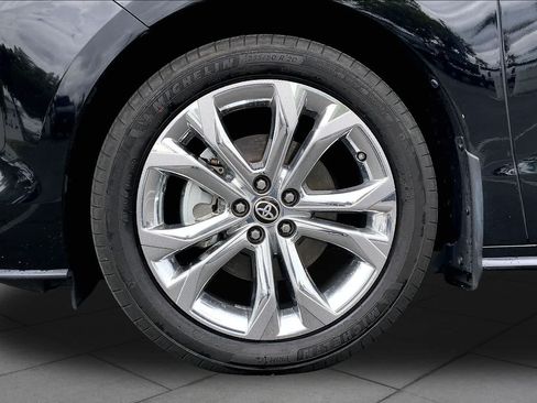 Certified 2024 Toyota Sienna Platinum FWD image 10