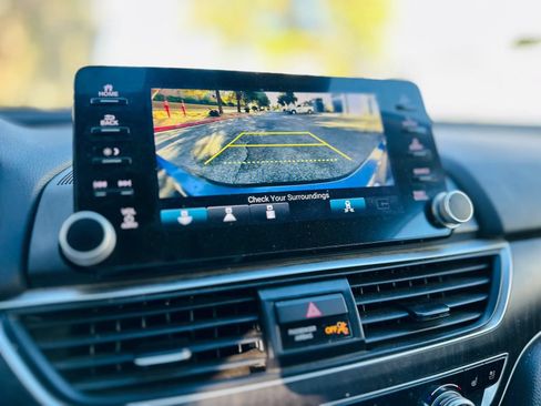 Used 2022 Honda Accord Touring image 13