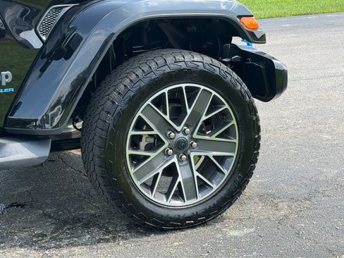 Used 2024 Jeep Wrangler High Altitude AWD/4WD image 13