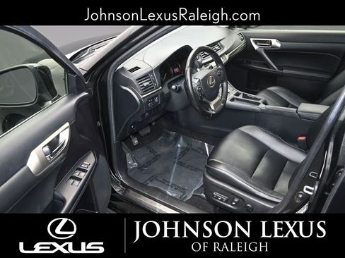 Used 2017 Lexus CT 200h image 12