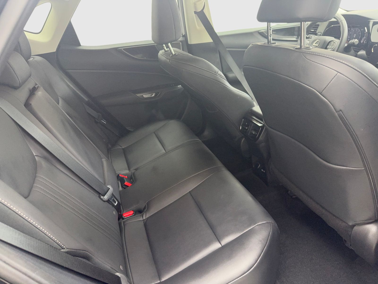 Used 2024 Lexus NX 250 FWD w/ Towing Package (2000 Lbs) image 40