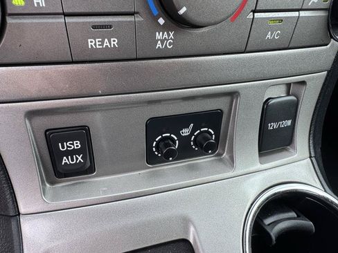 Used 2013 Toyota Highlander SE AWD/4WD image 18