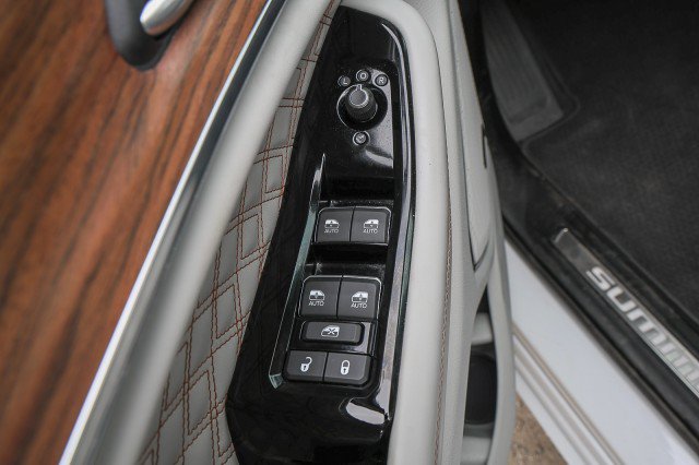 Used 2022 Jeep Grand Cherokee Summit w/ Adv Protech Group IV AWD/4WD image 36