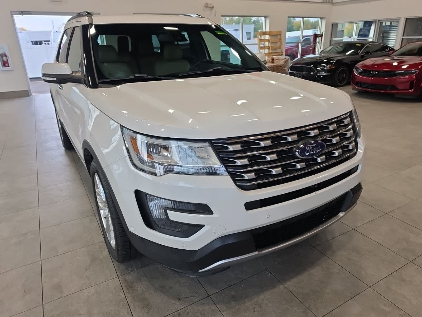 Used 2016 Ford Explorer Limited w/ Equipment Group 301A AWD/4WD image 4