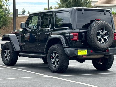 Used 2018 Jeep Wrangler Unlimited Rubicon AWD/4WD image 3