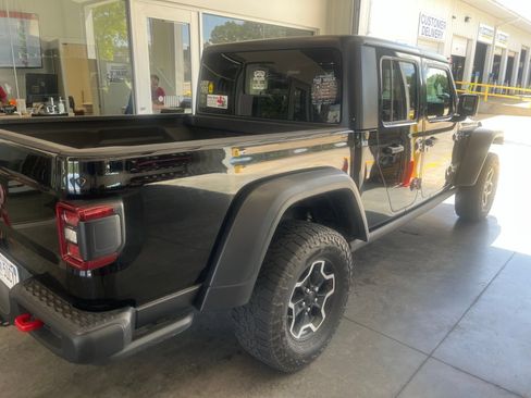 Used 2020 Jeep Gladiator Rubicon AWD/4WD image 3