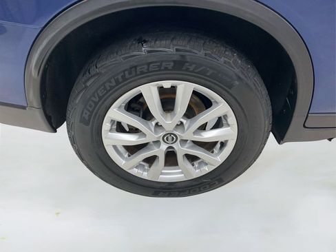 Used 2020 Nissan Rogue SV image 17