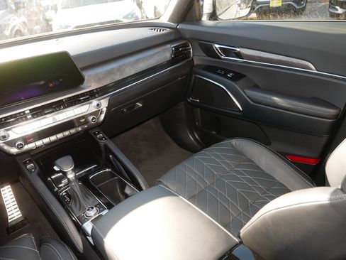 Certified 2024 Kia Telluride SX Prestige X-Line image 11