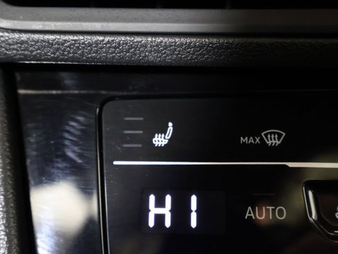 Used 2025 Volkswagen Jetta Sport image 47