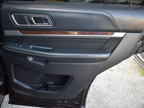 Used 2019 Ford Explorer Platinum AWD/4WD image 37
