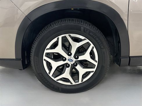 Used 2020 Subaru Forester Premium image 37