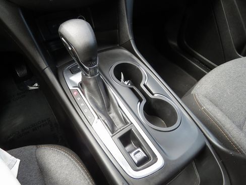 Used 2022 Chevrolet Equinox LT image 24