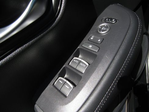 Certified 2024 Honda HR-V EX-L image 23