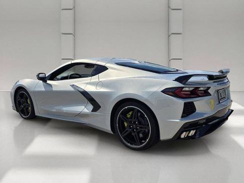 Used 2021 Chevrolet Corvette Stingray Premium Cpe w/ Z51 Performance Package RWD image 3