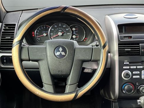 Used 2006 Mitsubishi Galant SE FWD image 17