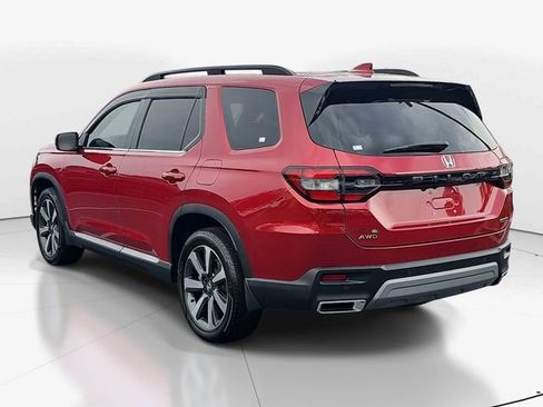 Used 2025 Honda Pilot Touring image 5