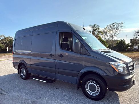 Used 2018 Mercedes-Benz Sprinter 2500 image 5