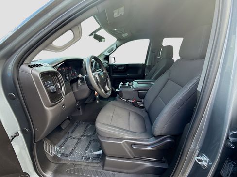 Used 2020 Chevrolet Silverado 1500 Custom w/ Custom Value Package image 16