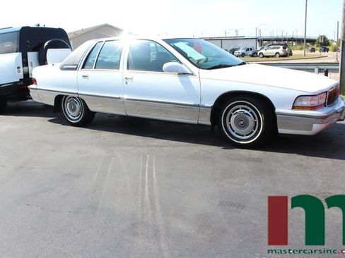 Used 1996 Buick Roadmaster Limited RWD image 1