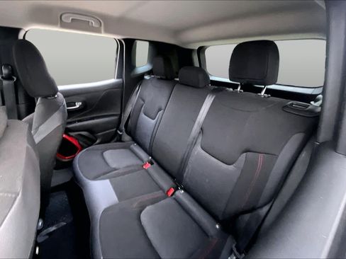 Used 2018 Jeep Renegade Trailhawk AWD/4WD image 17