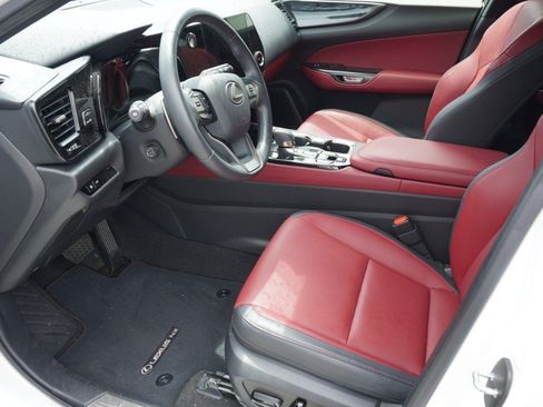 Certified 2024 Lexus NX 250 FWD w/ Towing Package (2000 Lbs) image 9