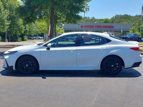 Certified 2025 Toyota Camry SE FWD image 10