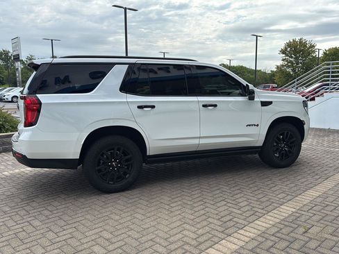 Used 2024 GMC Yukon AT4 w/ Technology Package AWD/4WD image 6