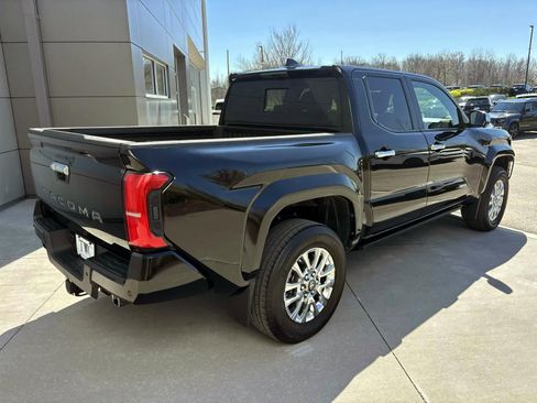 Used 2024 Toyota Tacoma Limited w/ Limited Package (LT) AWD/4WD image 5