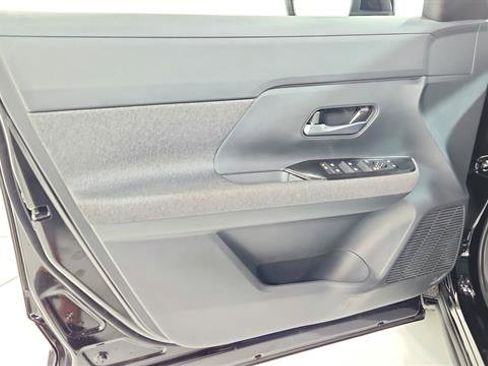Certified 2026 Nissan Kicks SV FWD image 19