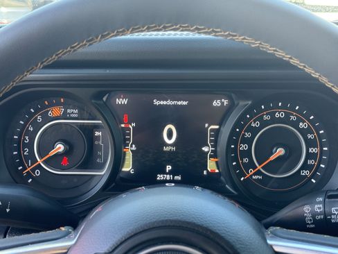 Used 2024 Jeep Wrangler Sahara w/ Safety Group image 23