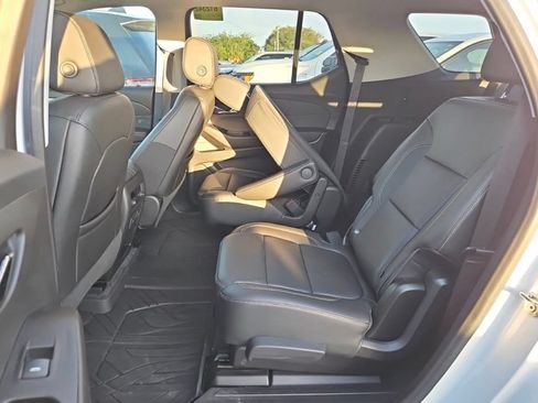 Used 2020 Chevrolet Traverse RS FWD image 8