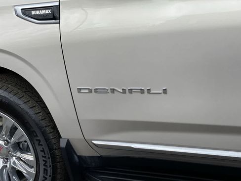 Used 2024 GMC Yukon XL Denali w/ Advanced Technology Package AWD/4WD image 10