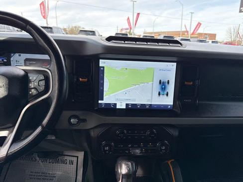 Used 2021 Ford Bronco Badlands image 19