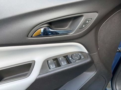 Used 2024 Chevrolet Equinox LT FWD image 17