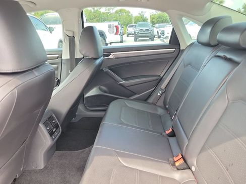 Used 2016 Volkswagen Passat 1.8T SE FWD image 25