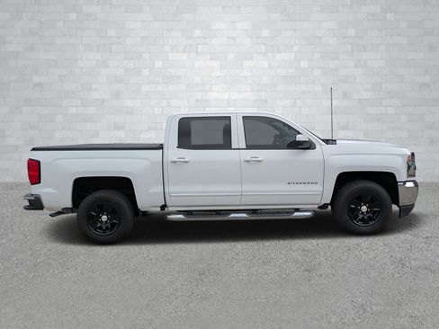 Used 2018 Chevrolet Silverado 1500 LT w/ All Star Edition image 4