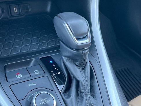 Certified 2022 Toyota RAV4 XLE Premium image 23