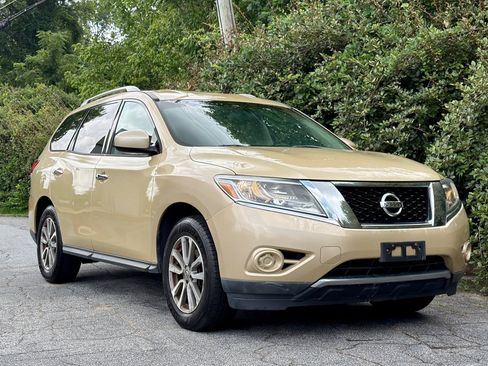 Used 2013 Nissan Pathfinder SV AWD/4WD image 5