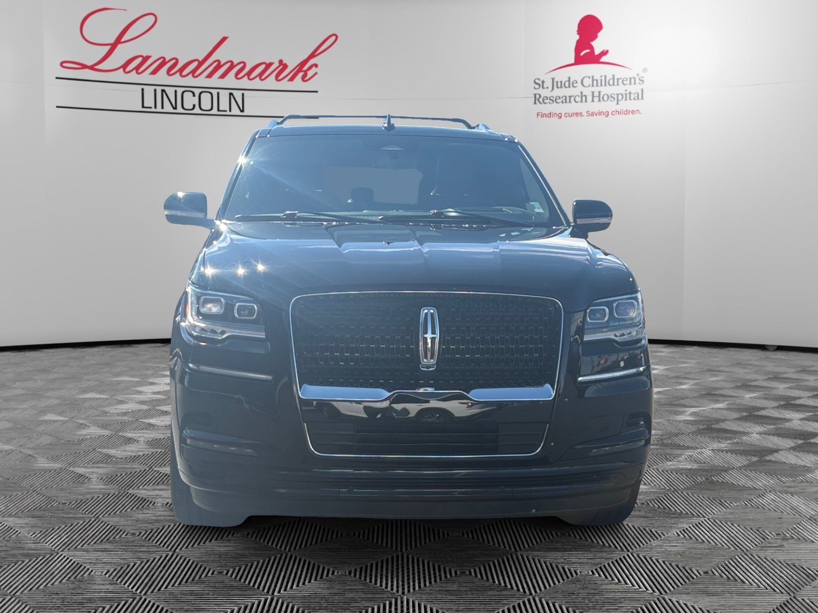 Certified 2023 Lincoln Navigator Reserve AWD/4WD image 8