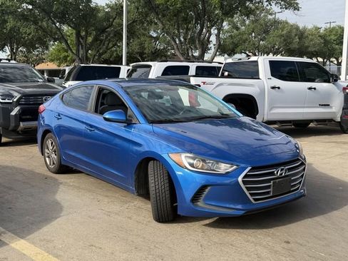 Used 2018 Hyundai Elantra SEL image 3