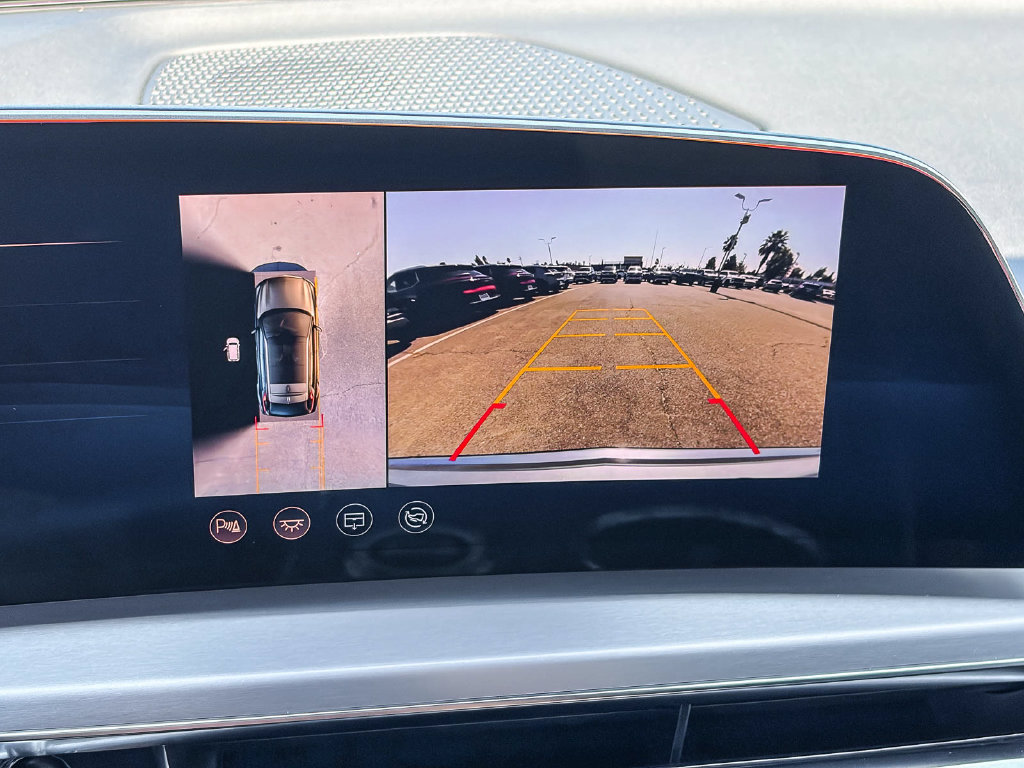 Used 2025 Cadillac Lyriq Luxury AWD/4WD image 43