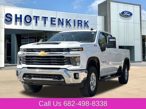 Used 2026 Chevrolet Silverado 2500 LT AWD/4WD image 3