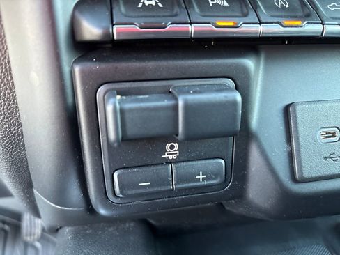 Used 2020 GMC Sierra 1500 SLT w/ SLT Premium Plus Package image 29