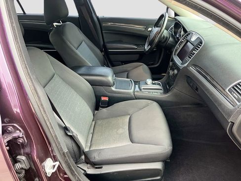 Used 2020 Chrysler 300 Touring w/ Sport Appearance Package RWD image 28