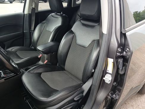 Used 2021 Jeep Compass Latitude FWD image 28