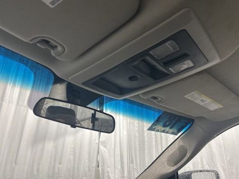 Used 2018 RAM 1500 Classic SLT AWD/4WD image 18