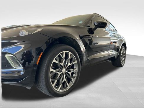 Used 2023 Aston Martin DBX AWD/4WD image 15